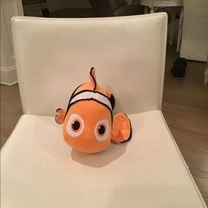 I am selling A stuffed talking Nemo